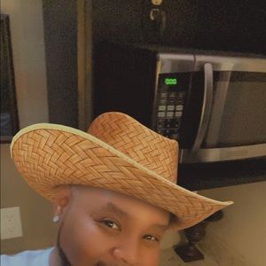 Meet your Posher, Henry